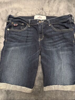 Hollister Women’s Indigo Rolled Frayed Hem Denim Shorts